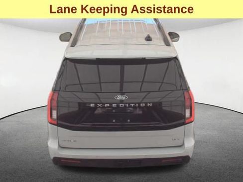Used 2025 Ford Expedition Max Active AWD/4WD image 7