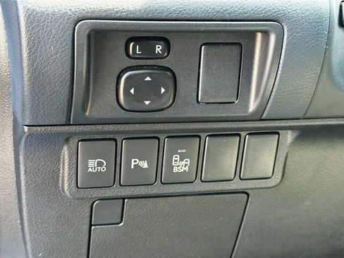 Used 2016 Lexus ES 350 w/ Luxury Package w/Wood Trim FWD image 8