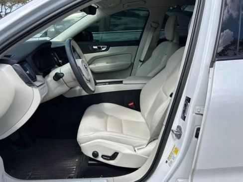 Used 2023 Volvo XC60 B5 Plus w/ Protection Package Premier image 5