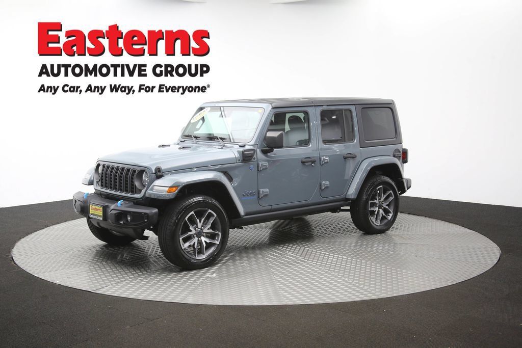 Used 2024 Jeep Wrangler Unlimited w/ Convenience Group AWD/4WD image 59