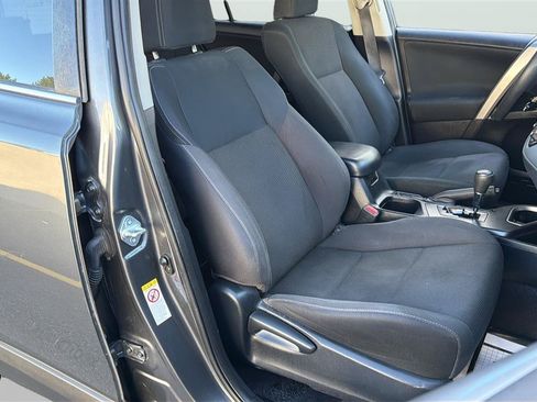 Used 2016 Toyota RAV4 LE AWD/4WD image 14