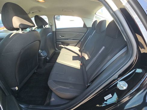 Used 2021 Hyundai Elantra SEL FWD image 13