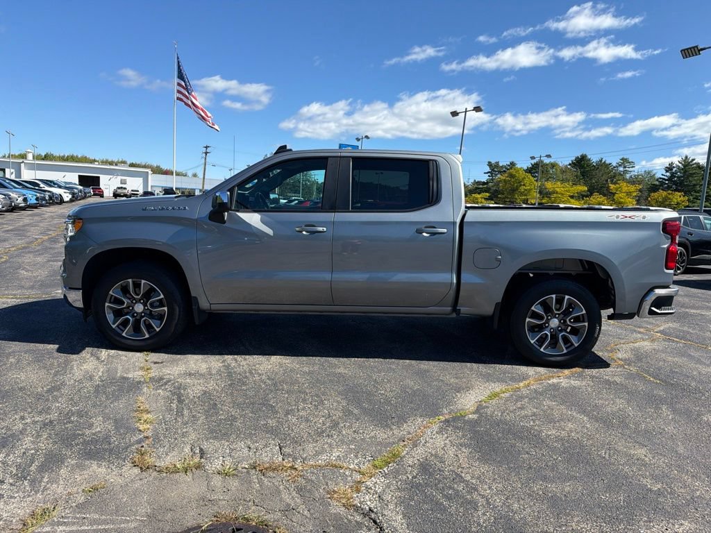 Used 2023 Chevrolet Silverado 1500 LT AWD/4WD image 3