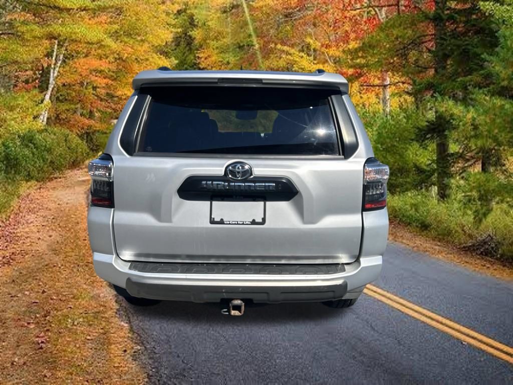 Used 2021 Toyota 4Runner TRD Off-Road Premium AWD/4WD image 5