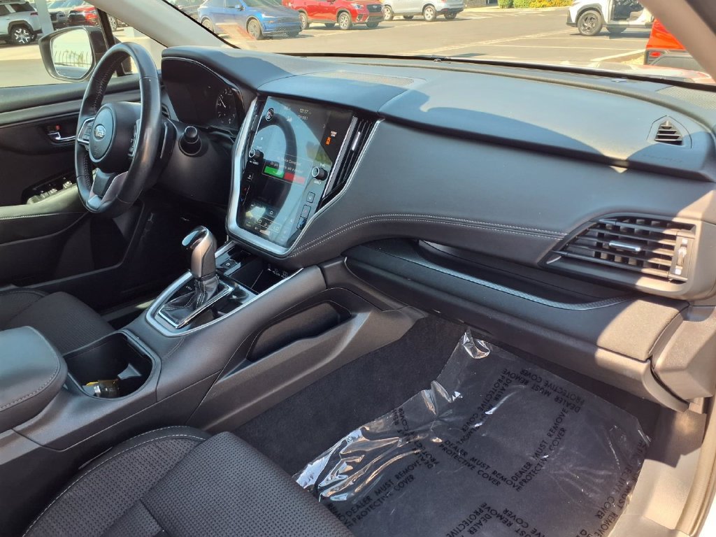 Used 2025 Subaru Outback Premium AWD/4WD image 16
