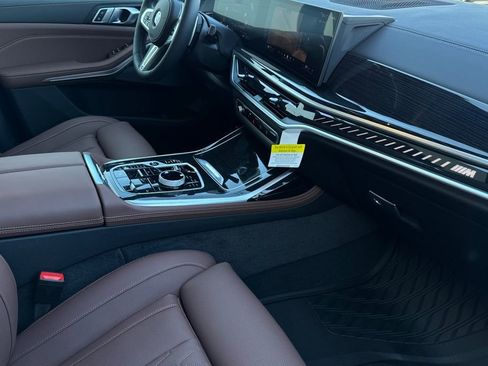 New 2026 BMW X7 M60i w/ Executive Package image 17