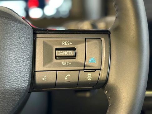 Used 2025 Nissan Rogue Platinum image 26