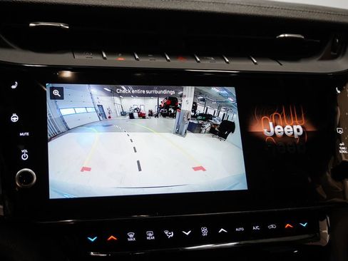 New 2026 Jeep Grand Cherokee L Limited image 27