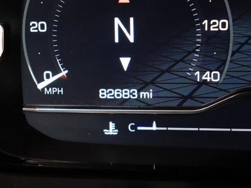 Used 2023 GMC Yukon XL Denali image 15