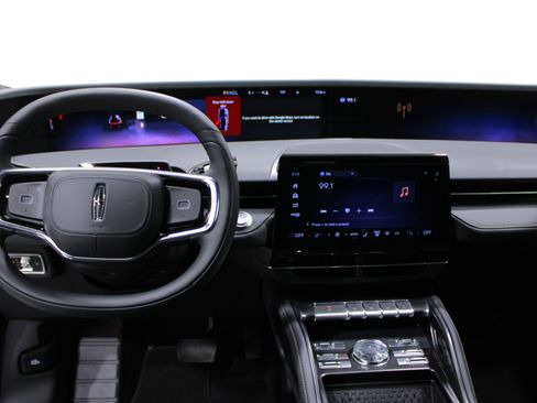 Used 2025 Lincoln Nautilus Reserve w/ Jet Appearance Package AWD/4WD image 2