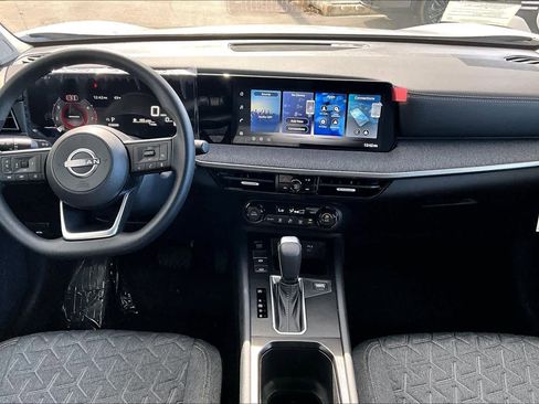 New 2026 Nissan Kicks SV image 5