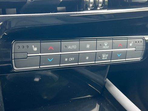 Certified 2022 Toyota Mirai XLE w/ Advanced Technology Package image 24