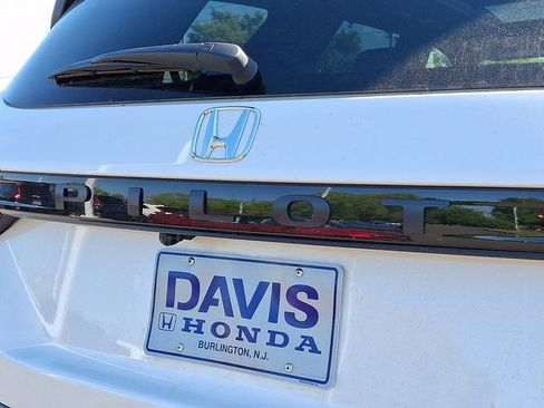 Used 2025 Honda Pilot TrailSport image 31