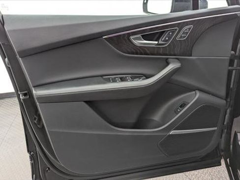 Used 2022 Audi Q7 3.0T Prestige image 13