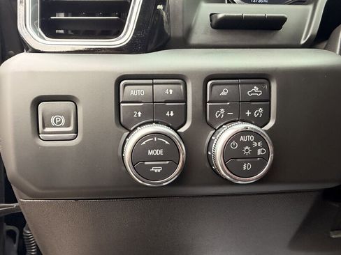 Used 2024 GMC Sierra 2500 Denali Ultimate AWD/4WD image 29