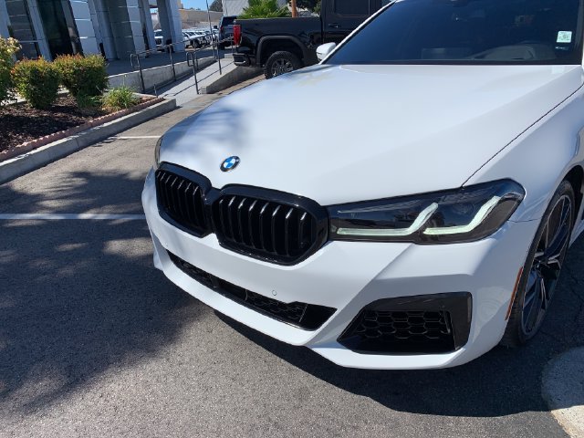 Used 2023 BMW 540i w/ M Sport Package RWD image 3