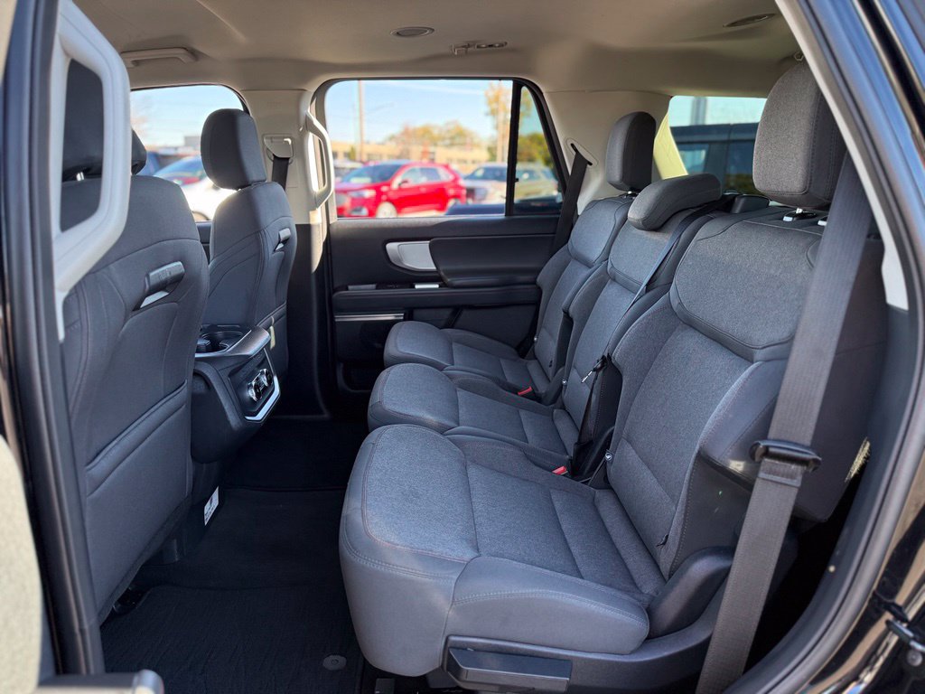 Used 2025 Ford Expedition Active AWD/4WD image 15