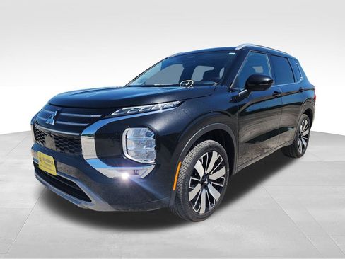 Used 2025 Mitsubishi Outlander SEL AWD/4WD image 4