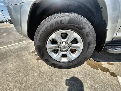 Used 2022 Toyota 4Runner SR5 Premium AWD/4WD image 10