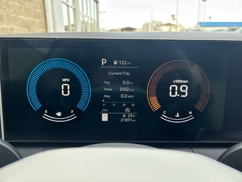 Used 2025 Hyundai Santa Fe SE image 11