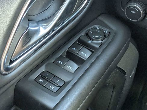 Used 2023 Chevrolet Suburban LT RWD image 20
