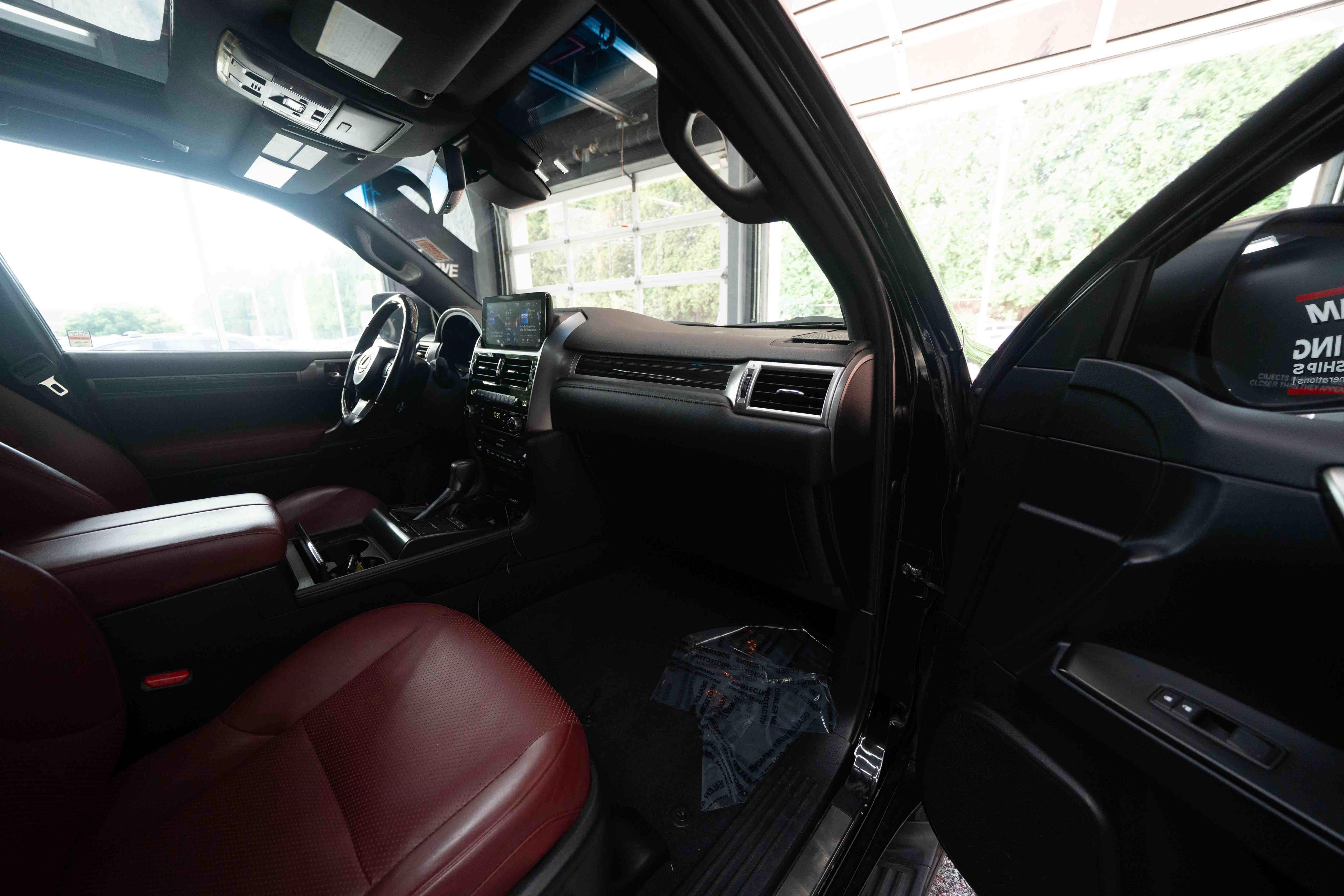 Used 2023 Lexus GX 460 Luxury w/ Sport Design Package AWD/4WD image 26