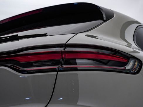 New 2026 Porsche Macan AWD/4WD image 12