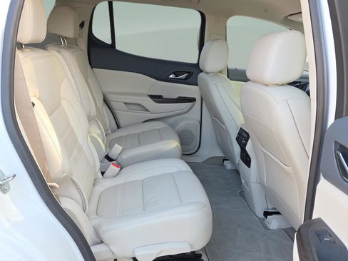 Used 2021 GMC Acadia Denali w/ Denali Technology Package image 23