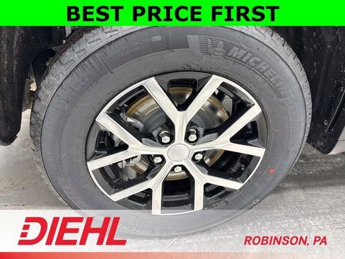 New 2025 Jeep Grand Cherokee L Limited w/ Luxury Tech Group II image 8