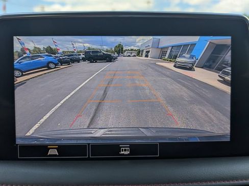 Used 2021 Chevrolet Suburban RST AWD/4WD image 25