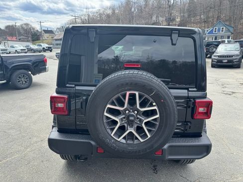 New 2025 Jeep Wrangler Unlimited Sahara w/ Technology Group AWD/4WD image 4
