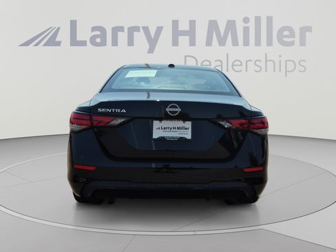 Used 2025 Nissan Sentra SV FWD image 4