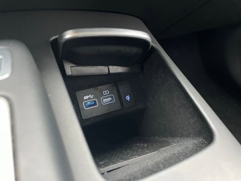 Used 2023 Genesis GV70 2.5T w/ Select Package image 19