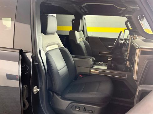 Used 2025 GMC Hummer EV 3X w/ LPO, Sport Package AWD/4WD image 8