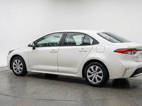Used 2025 Toyota Corolla LE FWD image 6