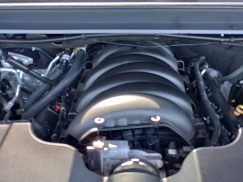 Used 2019 Chevrolet Suburban LT RWD image 26