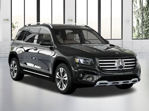 Used 2026 Mercedes-Benz GLB 250 4MATIC image 10