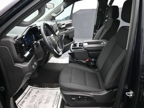 Used 2024 Chevrolet Silverado 1500 LT AWD/4WD image 11