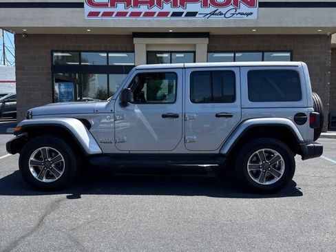 Used 2021 Jeep Wrangler Unlimited Sahara w/ Uconnect 4C Nav & Sound Group AWD/4WD image 19