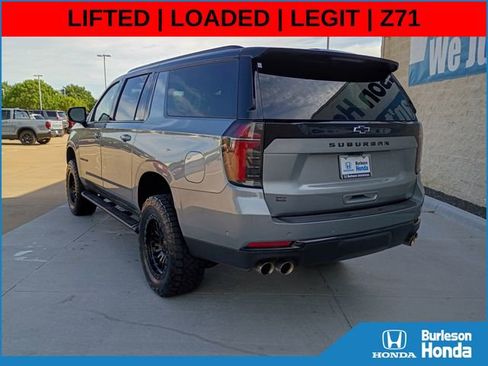 Used 2025 Chevrolet Suburban Z71 AWD/4WD image 6