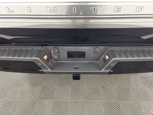 Used 2022 Ford F150 Limited image 8