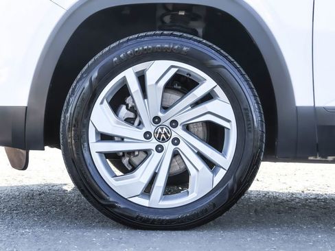 Certified 2023 Volkswagen Atlas SE image 16