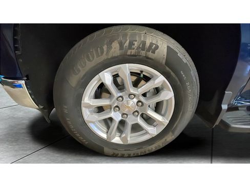 Used 2023 Chevrolet Silverado 1500 LT AWD/4WD image 19