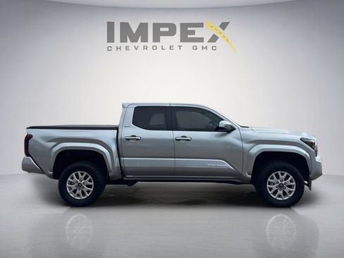 Used 2025 Toyota Tacoma SR5 AWD/4WD image 6