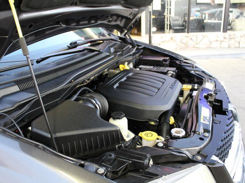Used 2019 Dodge Grand Caravan SE FWD image 34