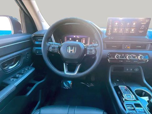 Used 2026 Honda Pilot image 6