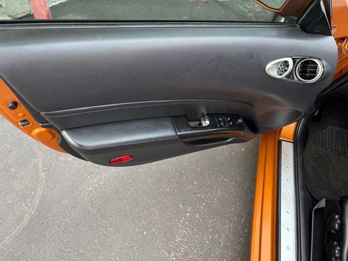 Used 2006 Nissan 350Z Touring image 12