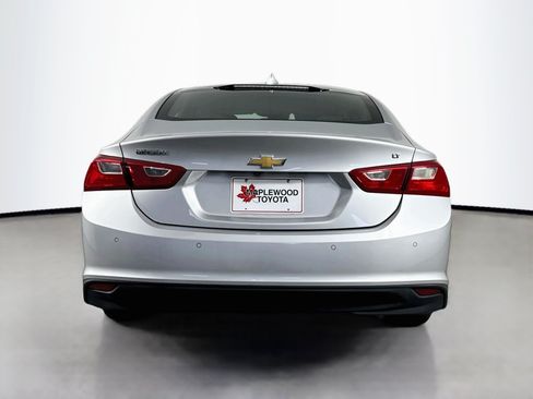 Used 2018 Chevrolet Malibu LT w/ Driver Confidence Package FWD image 6