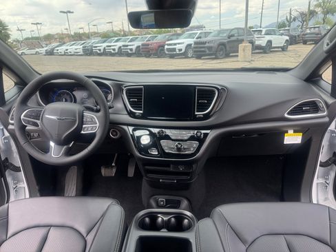 New 2026 Chrysler Voyager LX FWD image 20
