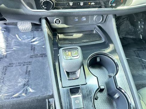Used 2023 Nissan Rogue S AWD/4WD image 18